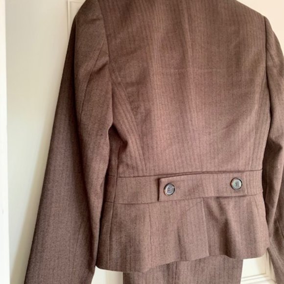 Classic 2 pieces brown pantsuit - Picture 4 of 11